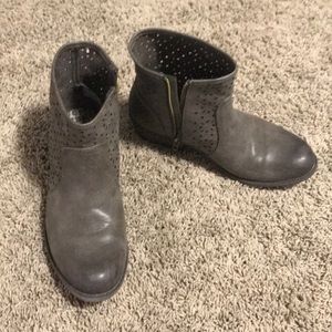 Women Billabong booties size 8
